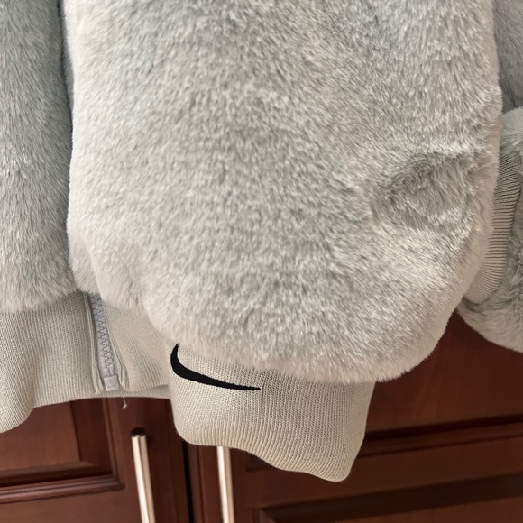 NWT Nike plush fur bomber jacket in teal size XS - Picture 5 of 6